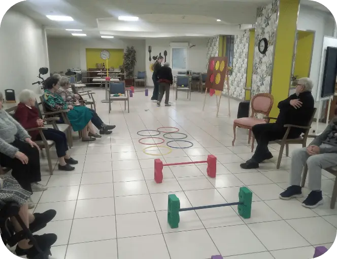 Activité avec des personnes agées à l'Association Le Connétable à Dinan